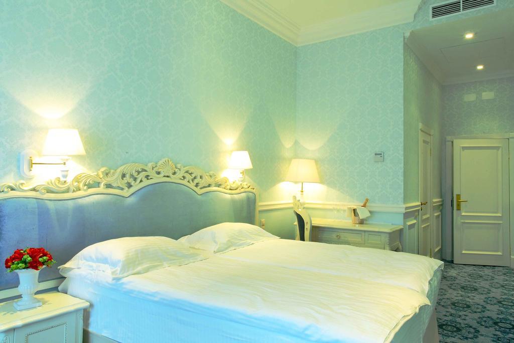Royal Congress Hotel Kiev Habitación foto